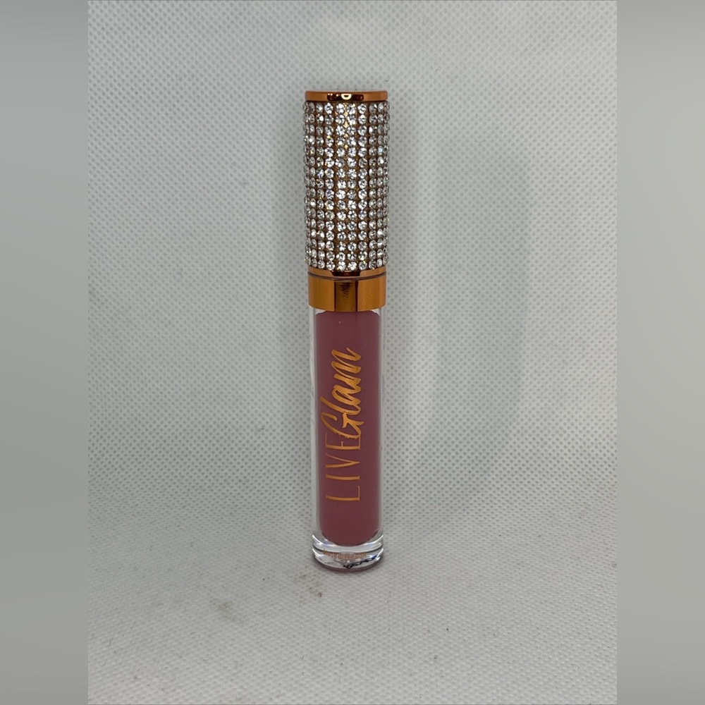 Kiss Me Liquid Lipstick High End
